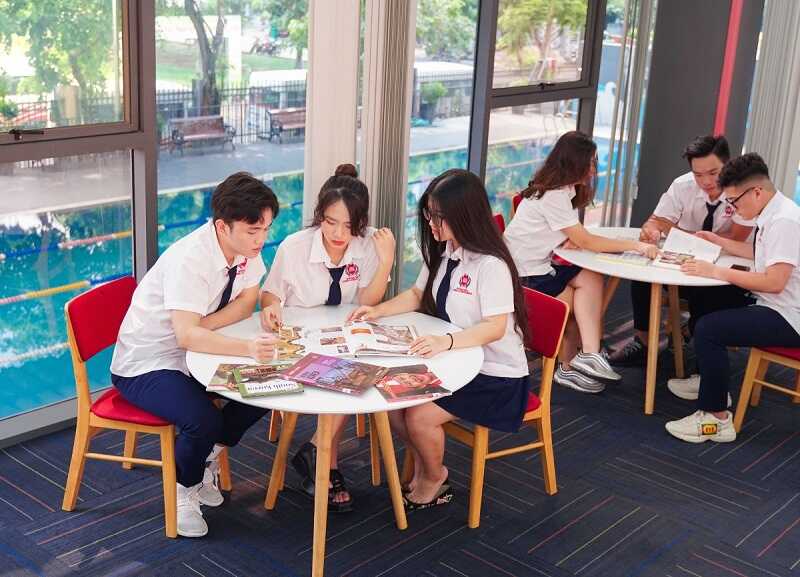 Học sinh trường quốc tế SNA