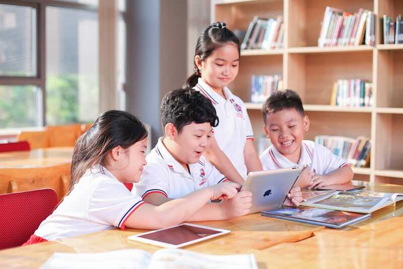 Học sinh SNA ứng dụng AI trong học tập